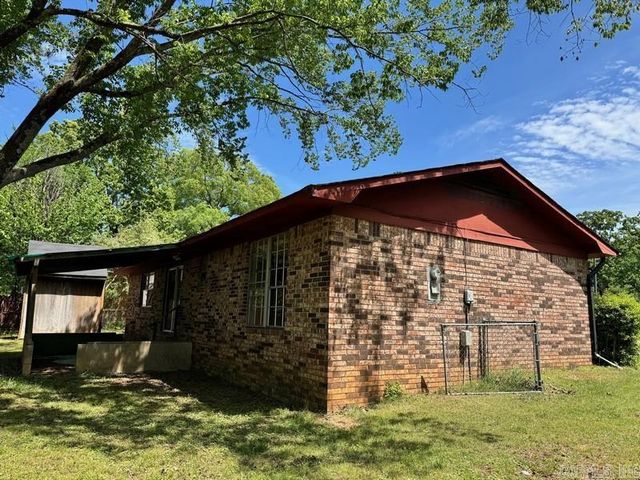 106 KING ARTHUR Court, Hot Springs, AR 71913