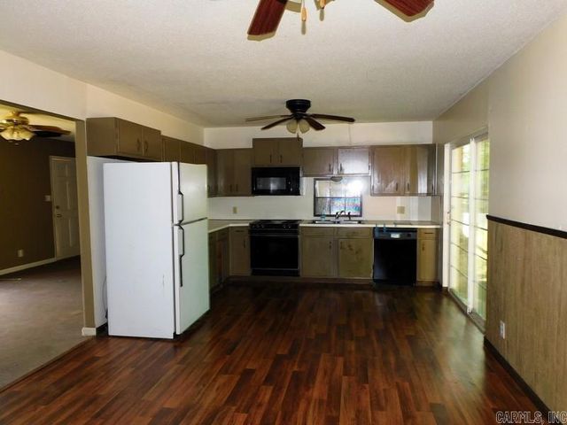106 KING ARTHUR Court, Hot Springs, AR 71913