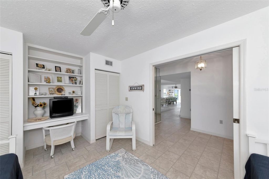 Image 11 of property listing at 1249 EDGEWATER CIRCLE 73, Bradenton, FL 34209