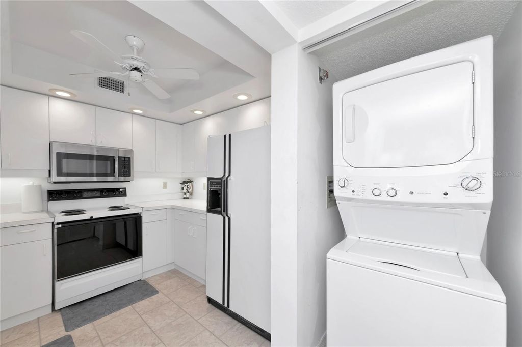 Image 12 of property listing at 1249 EDGEWATER CIRCLE 73, Bradenton, FL 34209