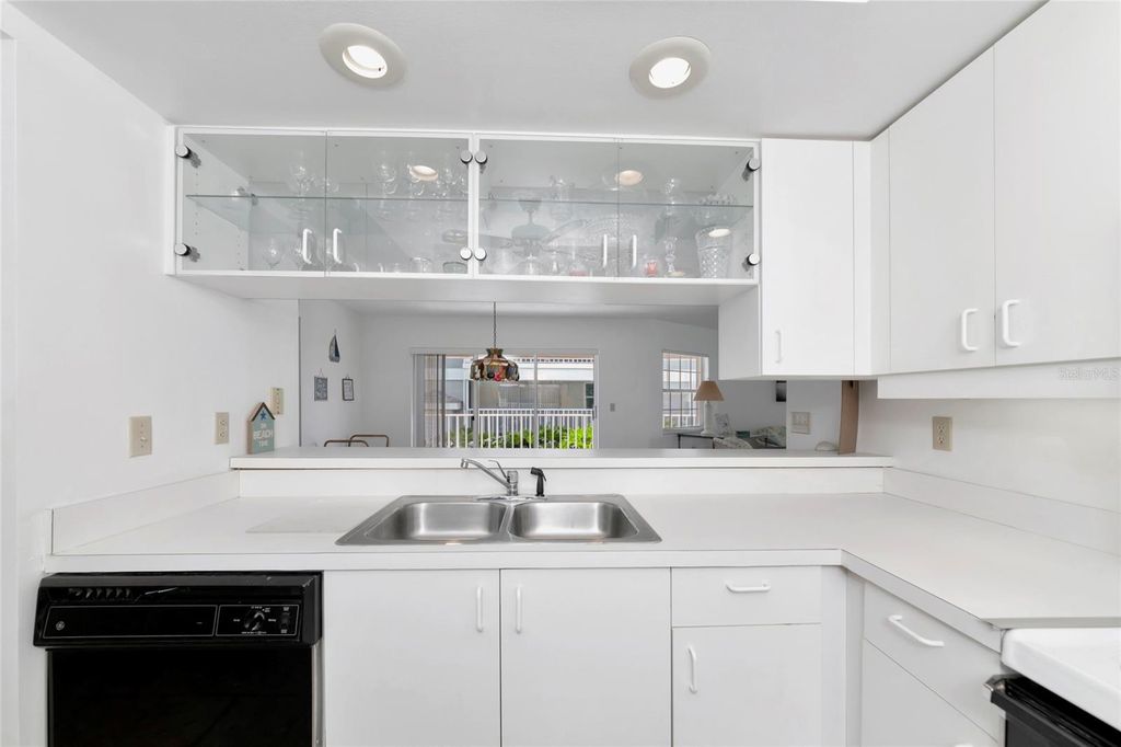 Image 15 of property listing at 1249 EDGEWATER CIRCLE 73, Bradenton, FL 34209