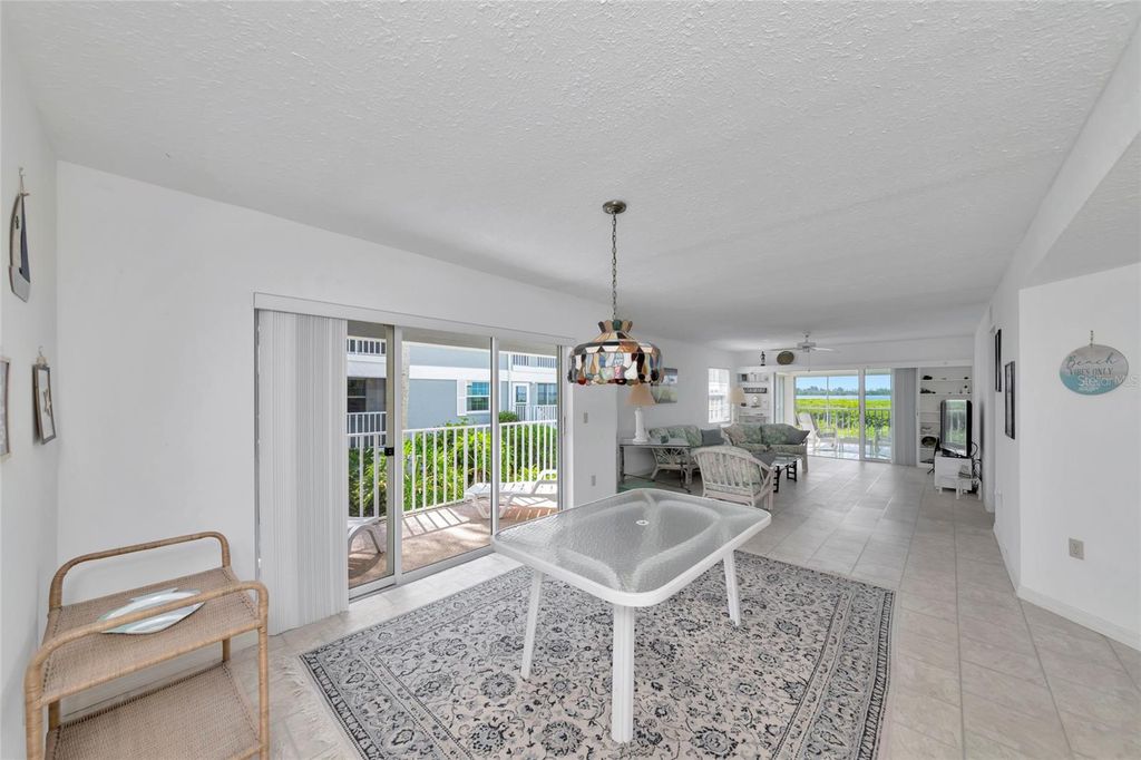Image 18 of property listing at 1249 EDGEWATER CIRCLE 73, Bradenton, FL 34209