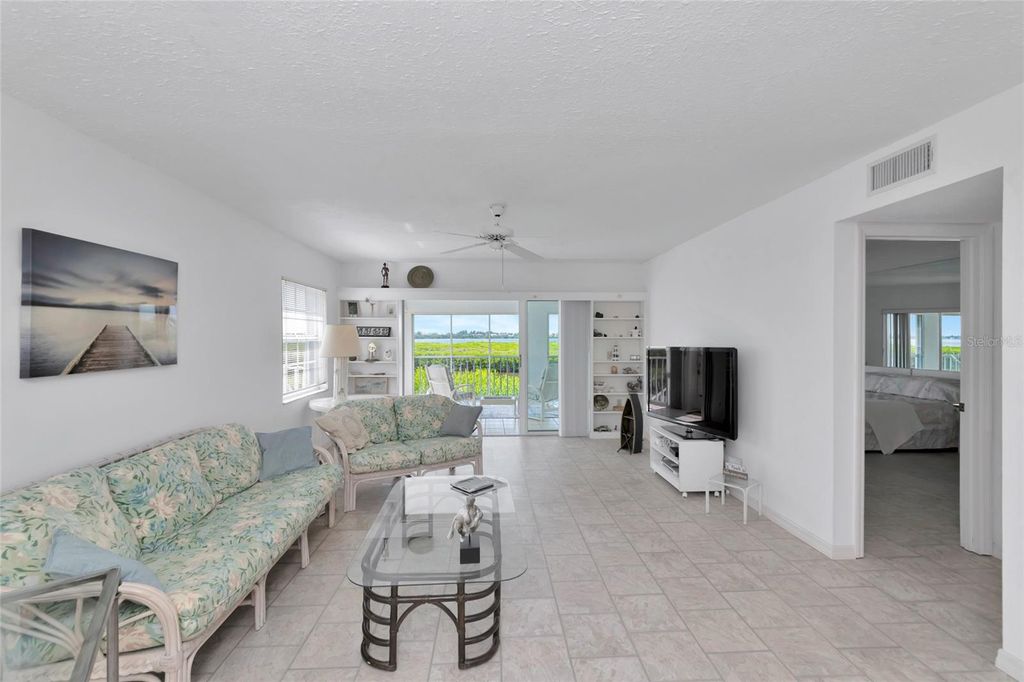 Image 20 of property listing at 1249 EDGEWATER CIRCLE 73, Bradenton, FL 34209