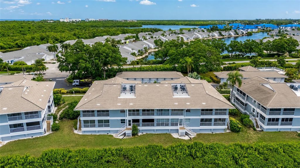 Image 4 of property listing at 1249 EDGEWATER CIRCLE 73, Bradenton, FL 34209
