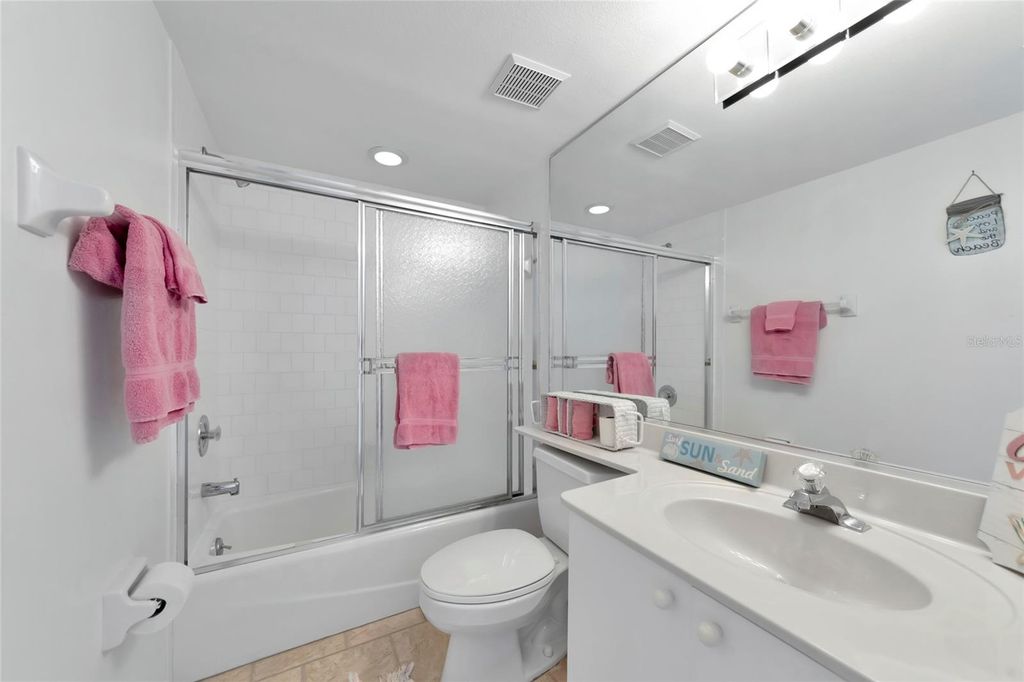 Image 44 of property listing at 1249 EDGEWATER CIRCLE 73, Bradenton, FL 34209