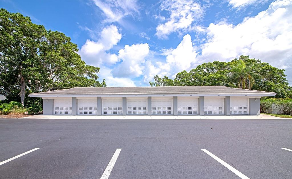 Image 46 of property listing at 1249 EDGEWATER CIRCLE 73, Bradenton, FL 34209