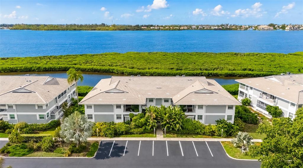Image 6 of property listing at 1249 EDGEWATER CIRCLE 73, Bradenton, FL 34209