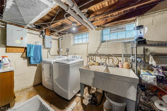 9011 Torrance Avenue, Brooklyn, OH 44144