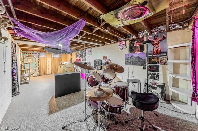 9011 Torrance Avenue, Brooklyn, OH 44144