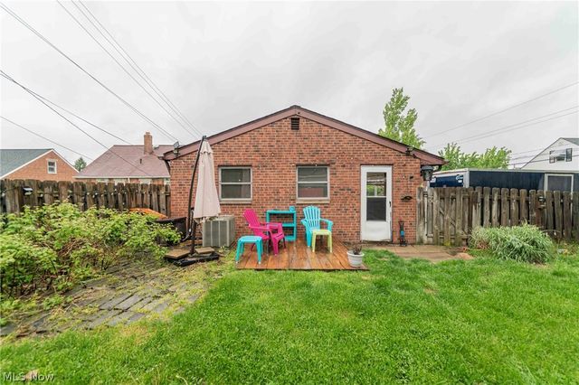 9011 Torrance Avenue, Brooklyn, OH 44144