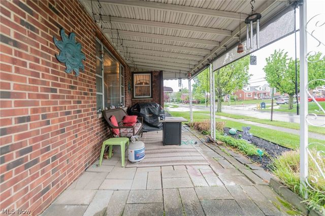9011 Torrance Avenue, Brooklyn, OH 44144