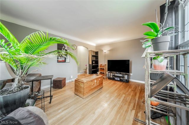 9011 Torrance Avenue, Brooklyn, OH 44144