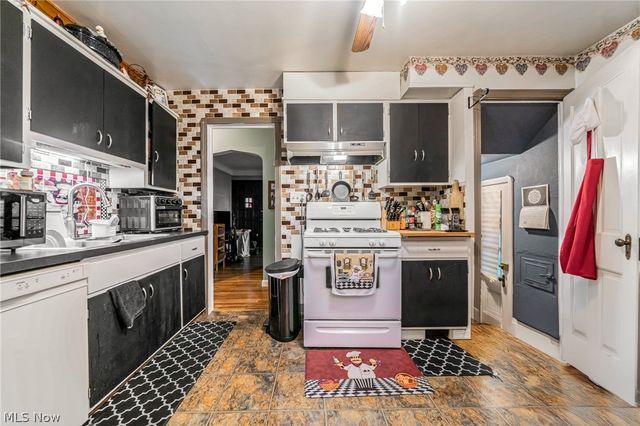 9011 Torrance Avenue, Brooklyn, OH 44144