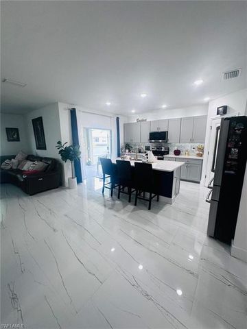 317 SW 26th AVE, Cape Coral, FL 33991