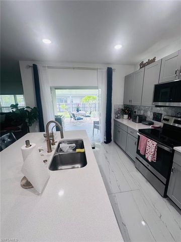 317 SW 26th AVE, Cape Coral, FL 33991