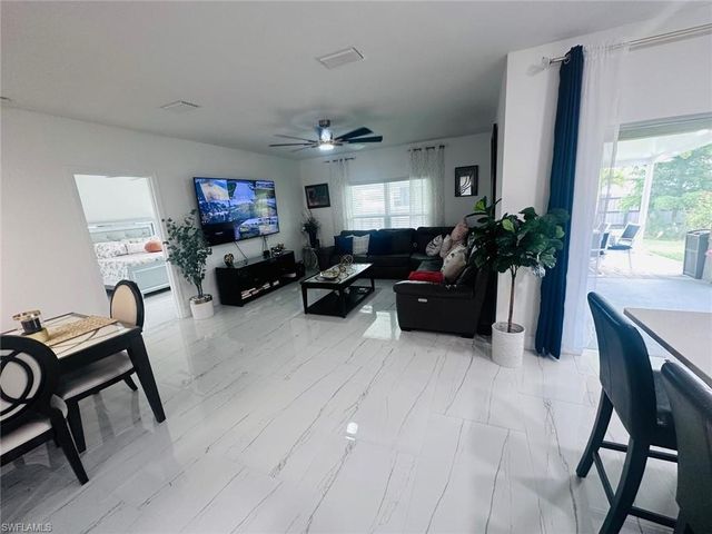 317 SW 26th AVE, Cape Coral, FL 33991