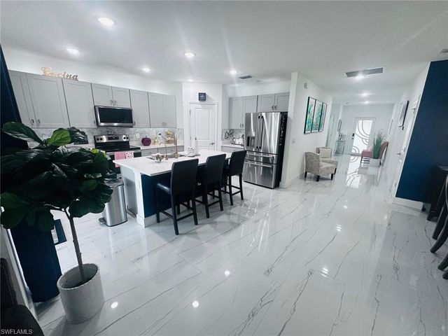 317 SW 26th AVE, Cape Coral, FL 33991