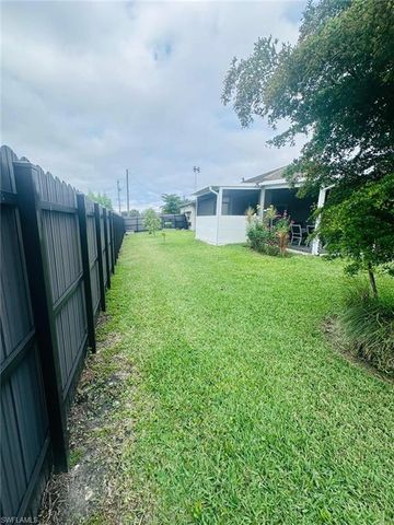 317 SW 26th AVE, Cape Coral, FL 33991