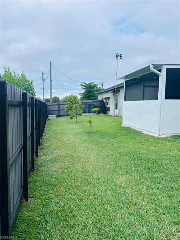 317 SW 26th AVE, Cape Coral, FL 33991
