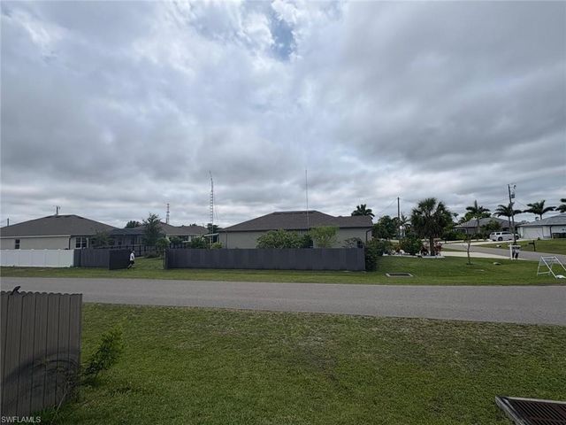 317 SW 26th AVE, Cape Coral, FL 33991