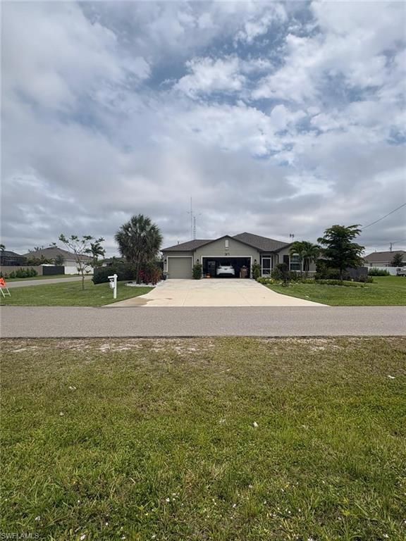 317 SW 26th AVE, Cape Coral, FL 33991