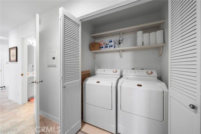 453 S Barrington, Los Angeles, CA 90049