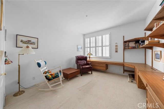 453 S Barrington, Los Angeles, CA 90049