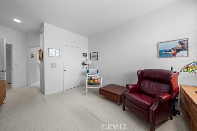 453 S Barrington, Los Angeles, CA 90049