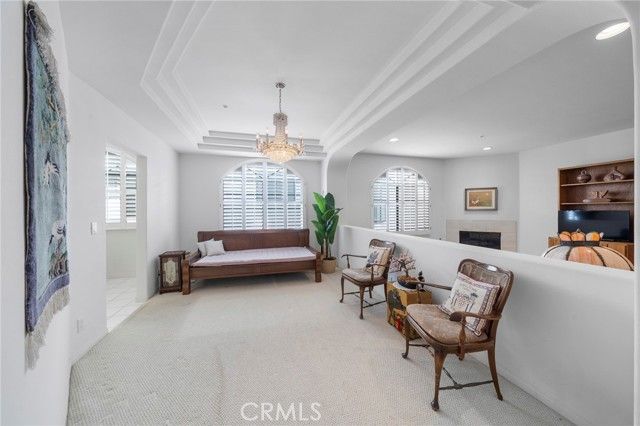 453 S Barrington, Los Angeles, CA 90049