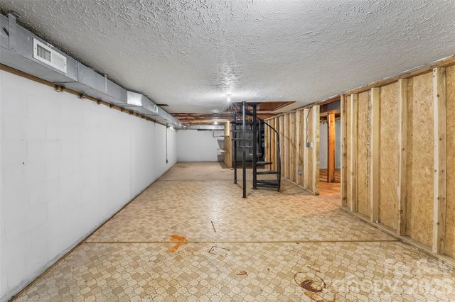 215 N Fork River Road, Marion, NC 28752