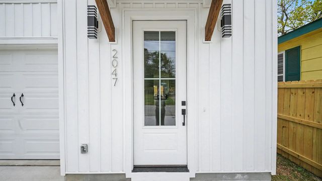 2047 Forest Avenue, North Charleston, SC 29405