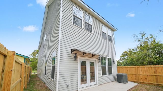 2047 Forest Avenue, North Charleston, SC 29405