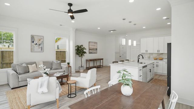 2047 Forest Avenue, North Charleston, SC 29405