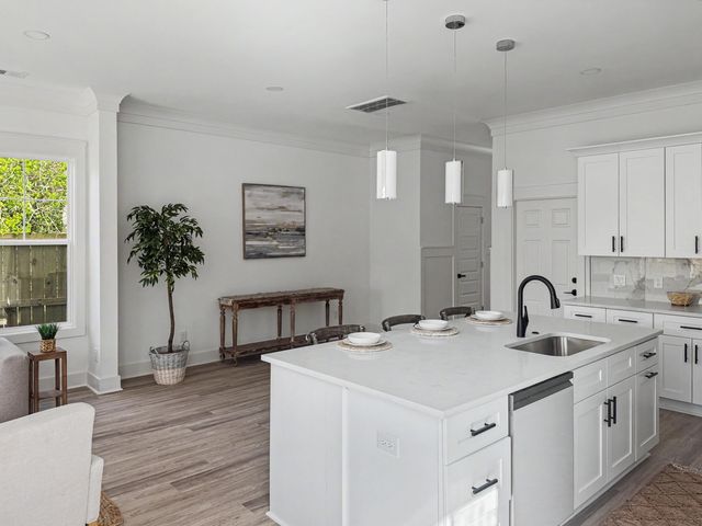 2047 Forest Avenue, North Charleston, SC 29405