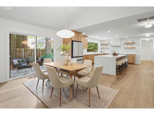 13790 Sw HARNESS Ln, Beaverton, OR 97008