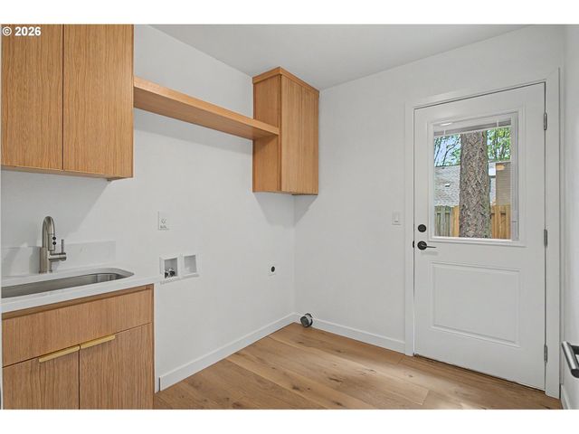 13790 Sw HARNESS Ln, Beaverton, OR 97008