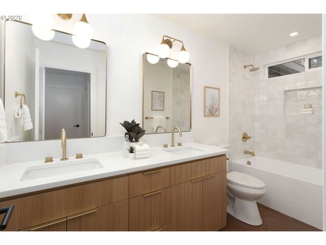 13790 Sw HARNESS Ln, Beaverton, OR 97008