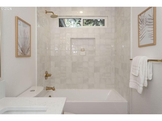 13790 Sw HARNESS Ln, Beaverton, OR 97008