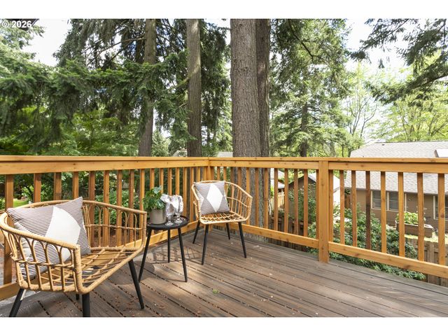 13790 Sw HARNESS Ln, Beaverton, OR 97008