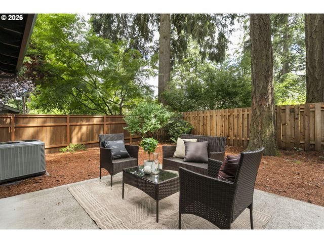 13790 Sw HARNESS Ln, Beaverton, OR 97008
