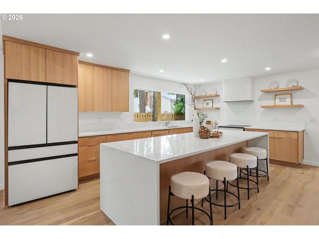 13790 Sw HARNESS Ln, Beaverton, OR 97008