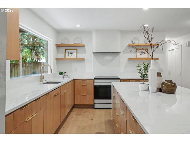 13790 Sw HARNESS Ln, Beaverton, OR 97008