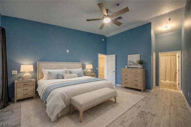 12515 McGregor BLVD 210, Fort Myers, FL 33919