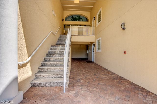 12515 McGregor BLVD 210, Fort Myers, FL 33919