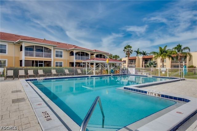 12515 McGregor BLVD 210, Fort Myers, FL 33919