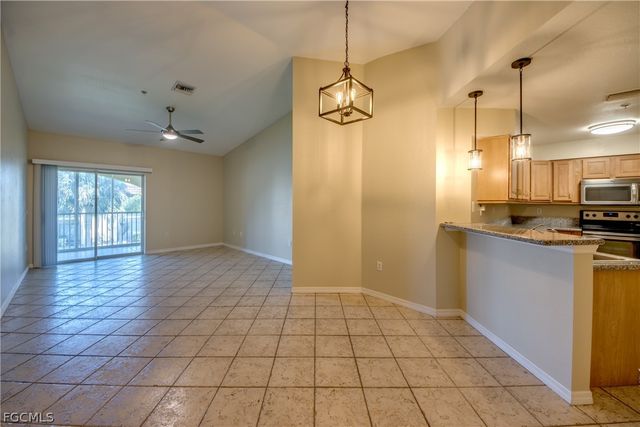 12515 McGregor BLVD 210, Fort Myers, FL 33919