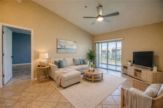 12515 McGregor BLVD 210, Fort Myers, FL 33919