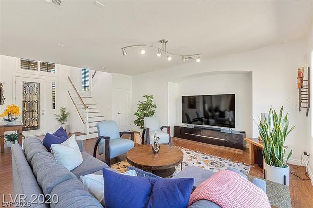 8253 Timely Treasures Avenue, Las Vegas, NV 89178
