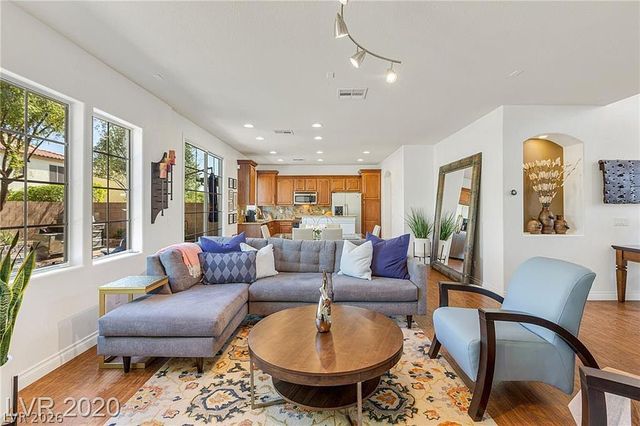 8253 Timely Treasures Avenue, Las Vegas, NV 89178