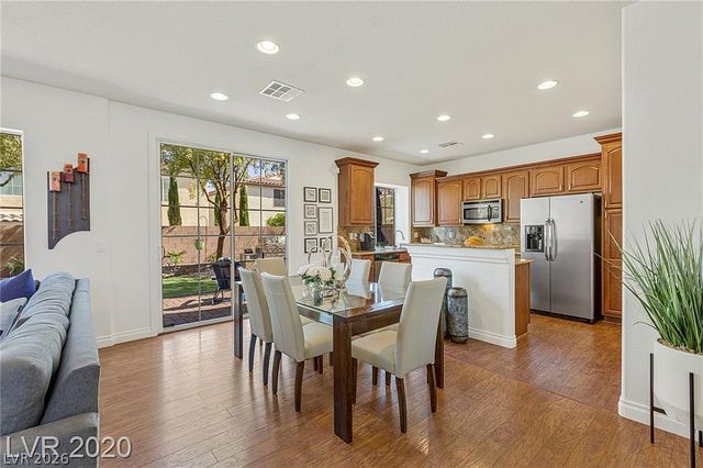 8253 Timely Treasures Avenue, Las Vegas, NV 89178
